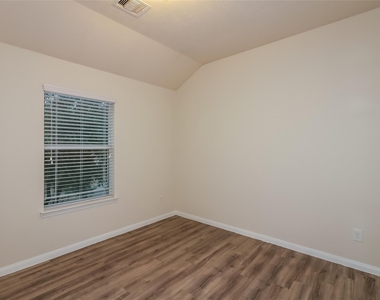 6222 Brenwood Circle - Photo Thumbnail 8