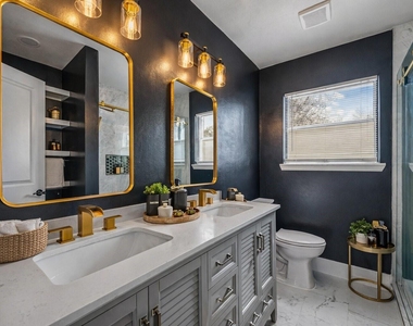 10042 Lazy Oaks Street - Photo Thumbnail 17
