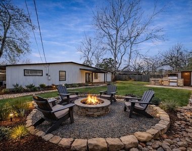 10042 Lazy Oaks Street - Photo Thumbnail 29