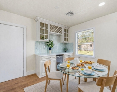 10042 Lazy Oaks Street - Photo Thumbnail 13