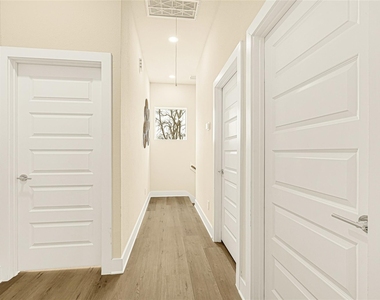 706 Savonna - Photo Thumbnail 9