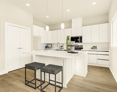 706 Savonna - Photo Thumbnail 5
