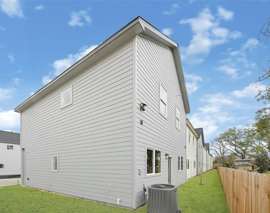 706 Savonna - Photo Thumbnail 19