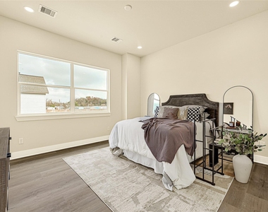 706 Savonna - Photo Thumbnail 14