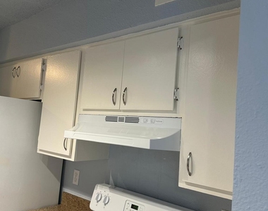 2800 Jeanetta Street - Photo Thumbnail 7