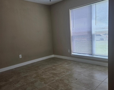 4920 Deerwood Circle - Photo Thumbnail 10