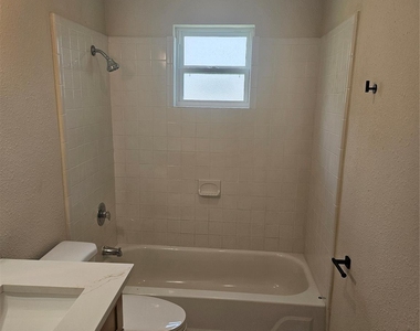 4920 Deerwood Circle - Photo Thumbnail 7