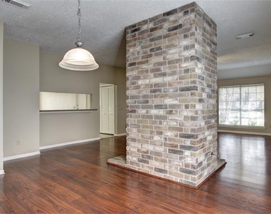 11 Cottage Grove Place - Photo Thumbnail 9