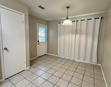 11 Cottage Grove Place - Photo Thumbnail 13