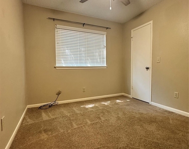 11 Cottage Grove Place - Photo Thumbnail 28