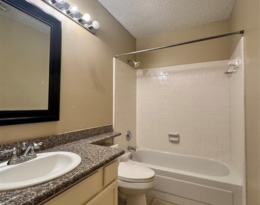 11 Cottage Grove Place - Photo Thumbnail 30