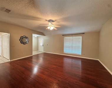 11 Cottage Grove Place - Photo Thumbnail 8