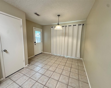 11 Cottage Grove Place - Photo Thumbnail 14