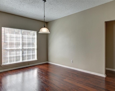 11 Cottage Grove Place - Photo Thumbnail 10