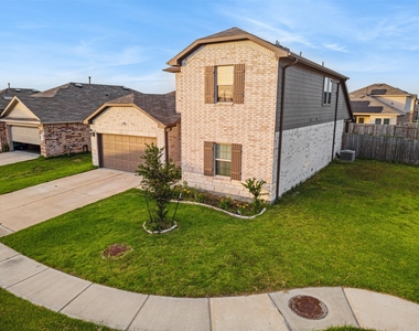 5102 Hedgerose Lane - Photo Thumbnail 2