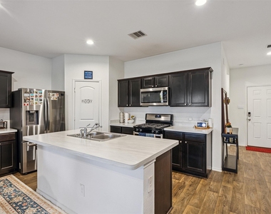 5102 Hedgerose Lane - Photo Thumbnail 6