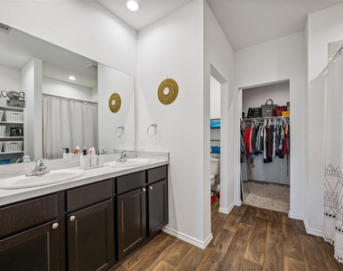 5102 Hedgerose Lane - Photo Thumbnail 15