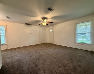 234 Jasmine Street - Photo Thumbnail 3