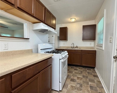 234 Jasmine Street - Photo Thumbnail 6