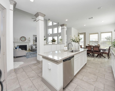 1911 Sapphire Pines Lane - Photo Thumbnail 14