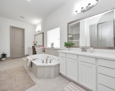 1911 Sapphire Pines Lane - Photo Thumbnail 23