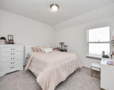 1911 Sapphire Pines Lane - Photo Thumbnail 29