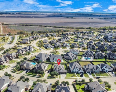 1911 Sapphire Pines Lane - Photo Thumbnail 46