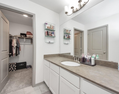 1911 Sapphire Pines Lane - Photo Thumbnail 33