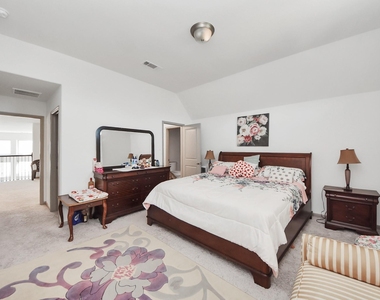 1911 Sapphire Pines Lane - Photo Thumbnail 36
