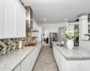 1911 Sapphire Pines Lane - Photo Thumbnail 16