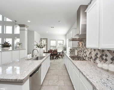 1911 Sapphire Pines Lane - Photo Thumbnail 13
