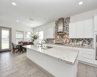 1911 Sapphire Pines Lane - Photo Thumbnail 12