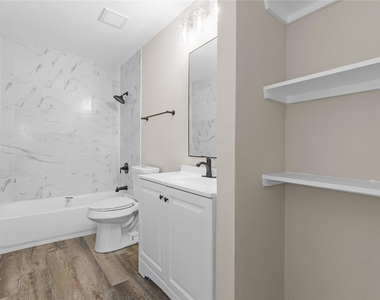 804 Avenue I - Photo Thumbnail 23