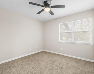 804 Avenue I - Photo Thumbnail 19