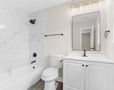 804 Avenue I - Photo Thumbnail 17