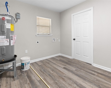 804 Avenue I - Photo Thumbnail 24