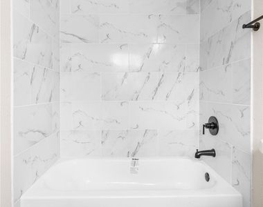 804 Avenue I - Photo Thumbnail 18