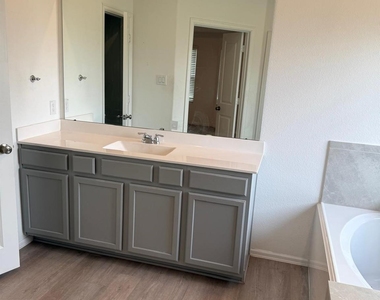 5335 Winding Stream Drive - Photo Thumbnail 7