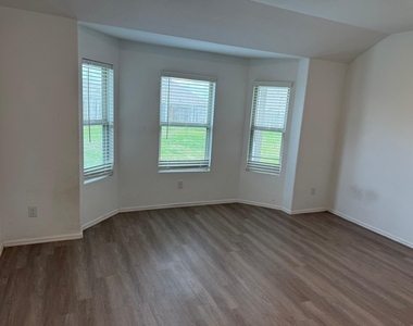 5335 Winding Stream Drive - Photo Thumbnail 9