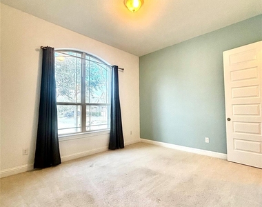 13326 Lake Chesdin Road - Photo Thumbnail 3