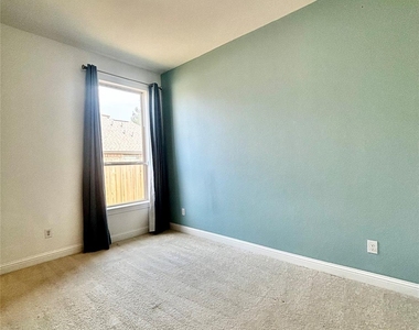 13326 Lake Chesdin Road - Photo Thumbnail 5