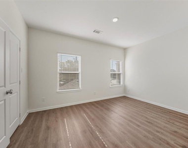 706 W Dallas - Photo Thumbnail 30