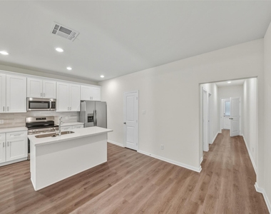 706 W Dallas - Photo Thumbnail 17