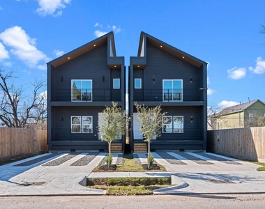 234 E 39th Street - Photo Thumbnail 1