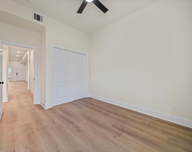234 E 39th Street - Photo Thumbnail 15