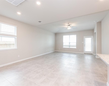 1230 Glendora Drive - Photo Thumbnail 5