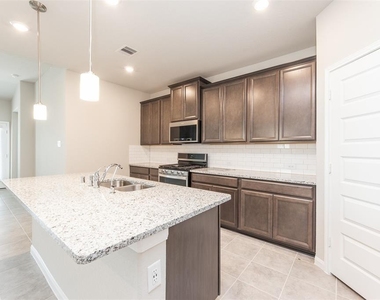 1230 Glendora Drive - Photo Thumbnail 9