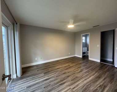 1583 White Cap Way - Photo Thumbnail 16