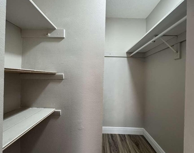 1583 White Cap Way - Photo Thumbnail 17