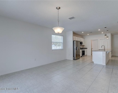 406 Easy Street - Photo Thumbnail 15